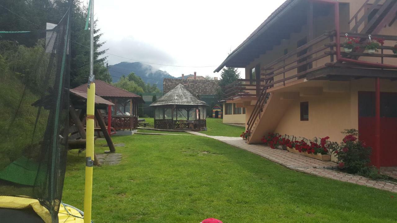 Pensiunea Dealul Frumos Bran  Buitenkant foto