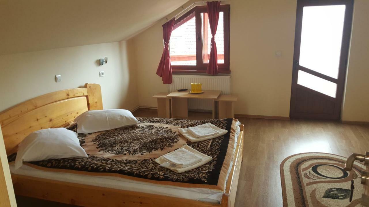 Pensiunea Dealul Frumos Bran  Buitenkant foto